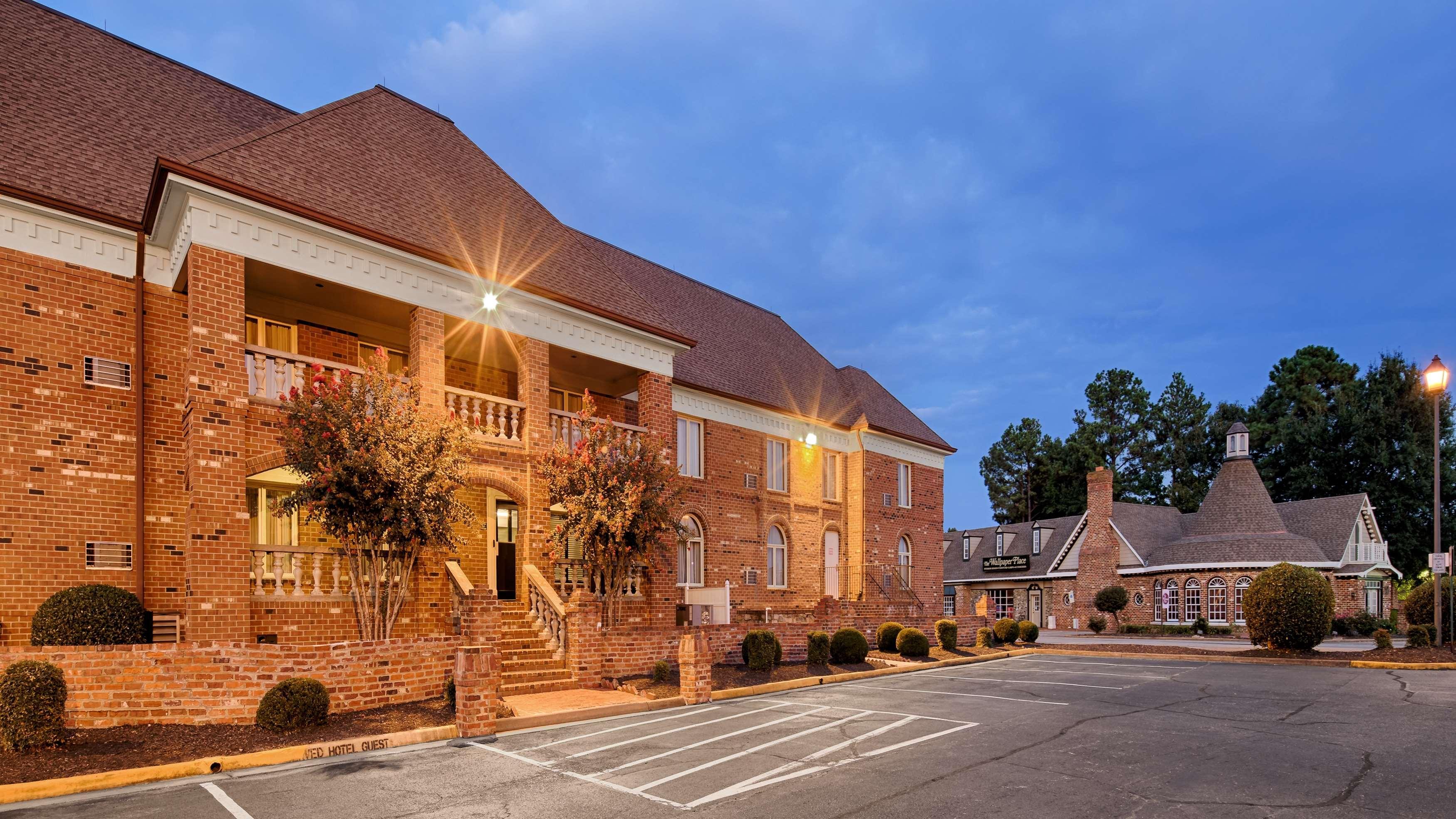 Best Western Plus Governor'S Inn Richmond Midlothian Exterior foto