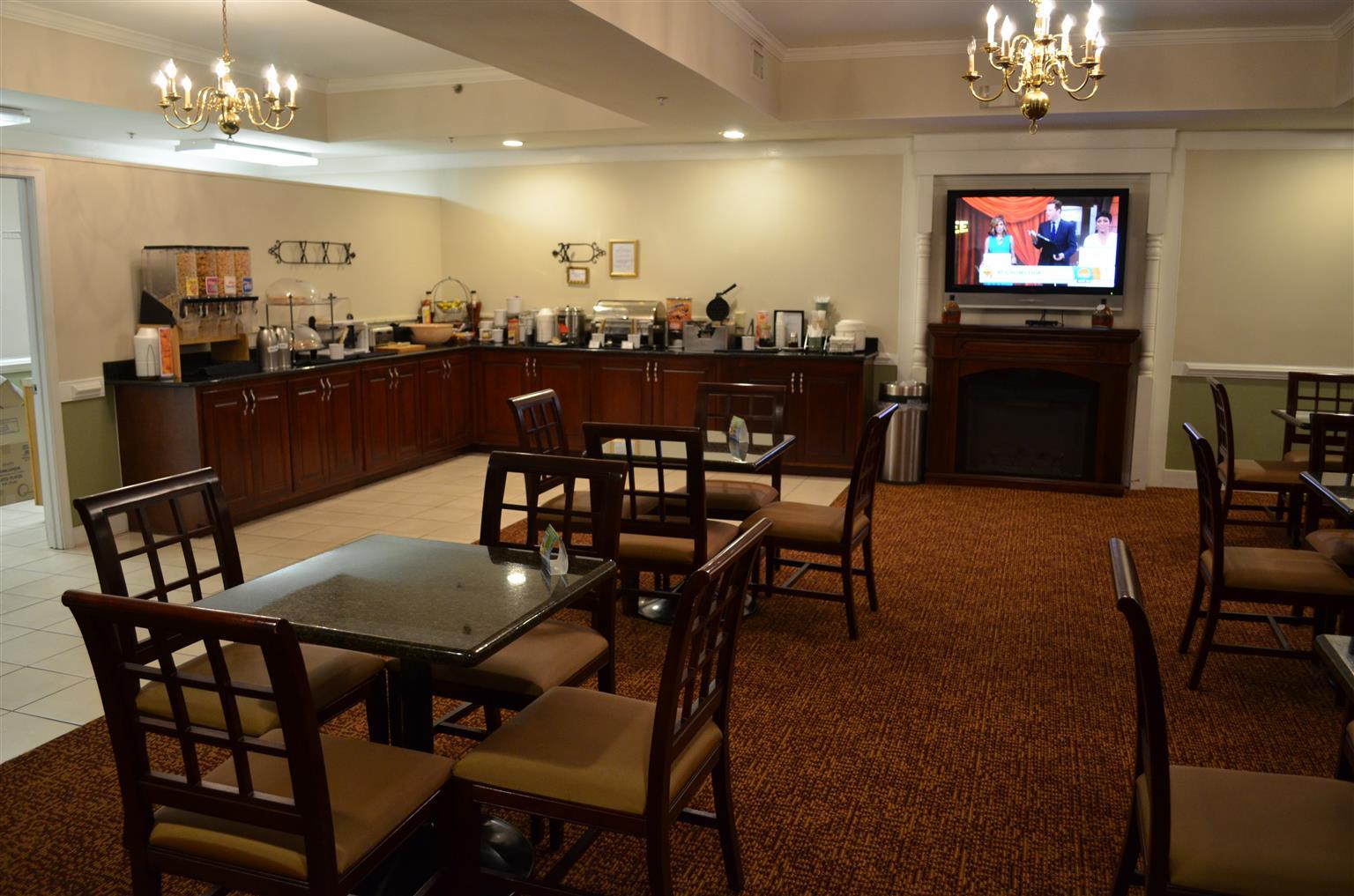 Best Western Plus Governor'S Inn Richmond Midlothian Exterior foto